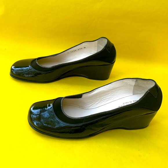 Taryn Rose Shoes - Black Taryn Rose patent leather wedges